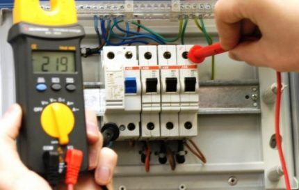 Проверка работоспособности автоматических выключателей Проверка подключения автоматов
